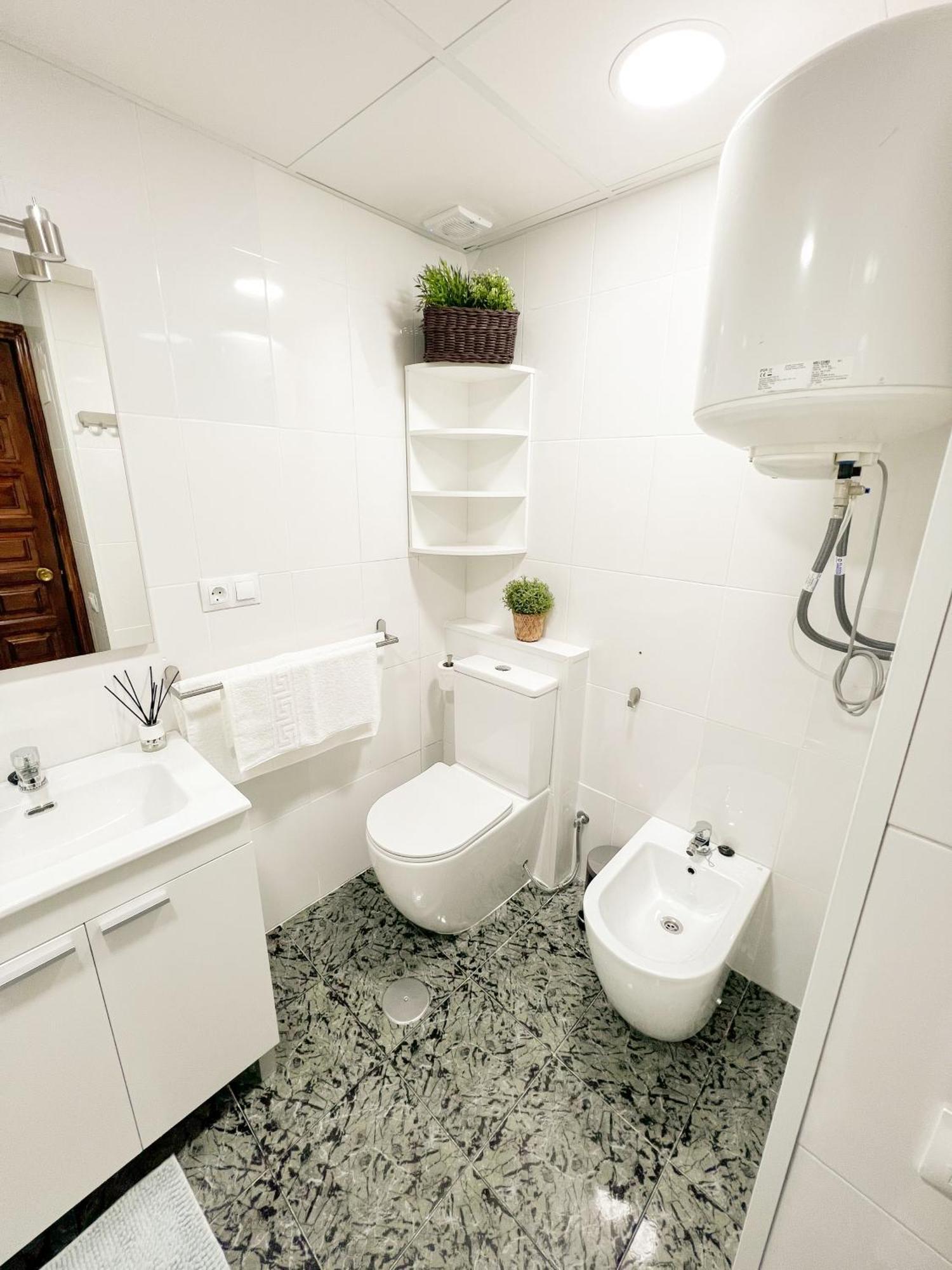 Cozy And Bright Flat With Pool Lejlighed Torremolinos Eksteriør billede