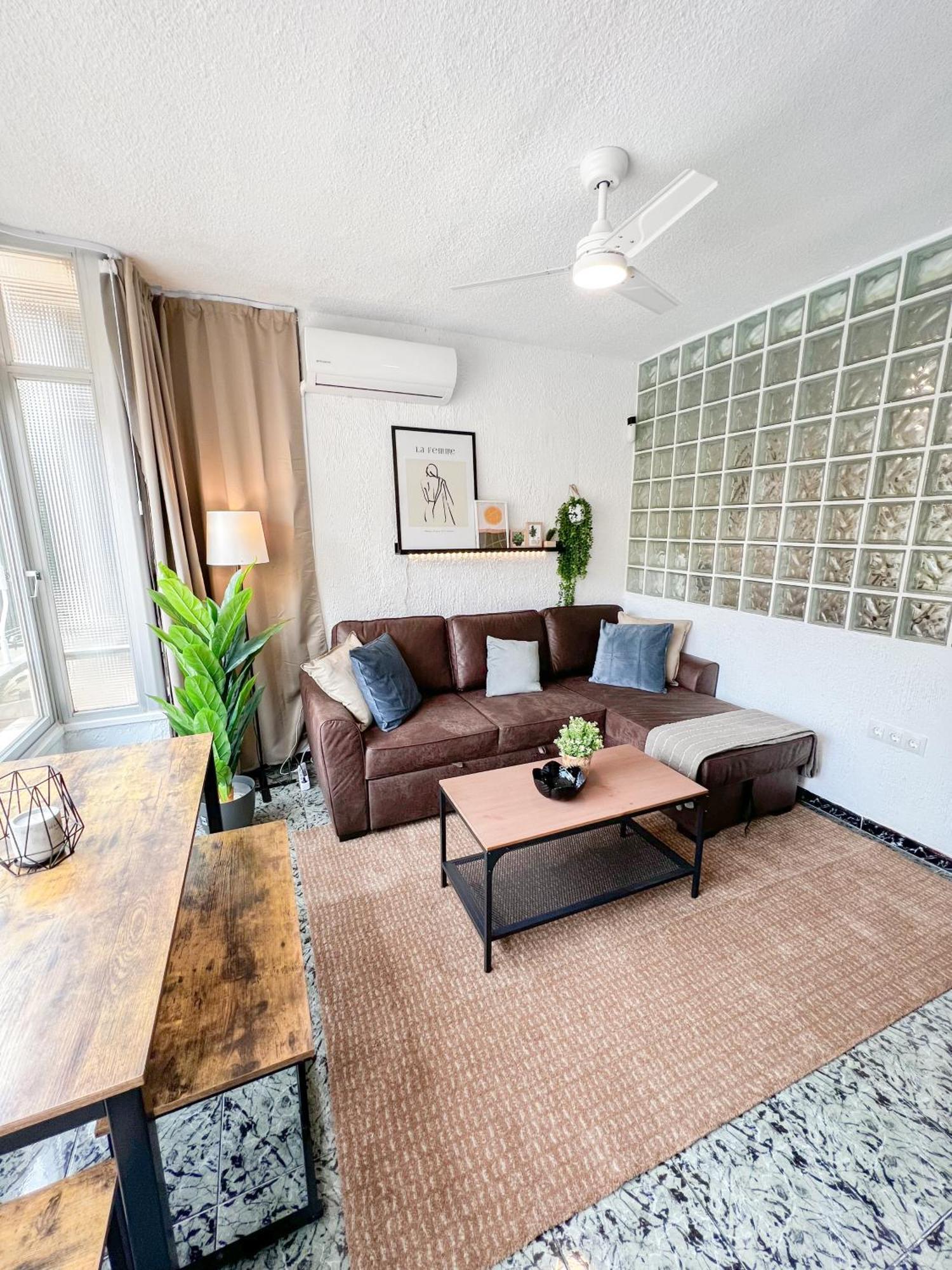 Cozy And Bright Flat With Pool Lejlighed Torremolinos Eksteriør billede