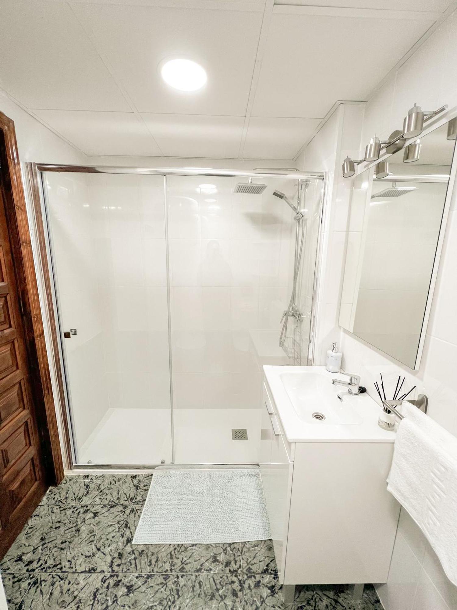 Cozy And Bright Flat With Pool Lejlighed Torremolinos Eksteriør billede