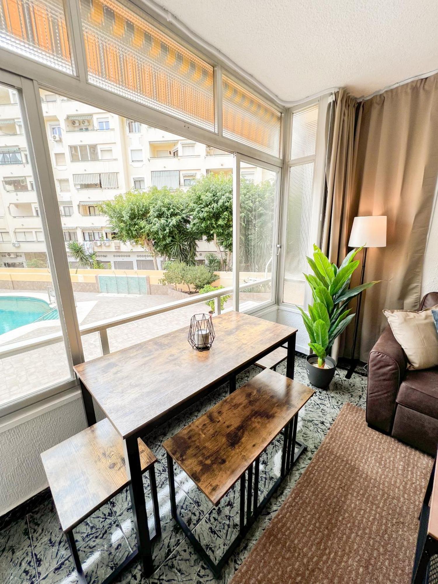 Cozy And Bright Flat With Pool Lejlighed Torremolinos Eksteriør billede