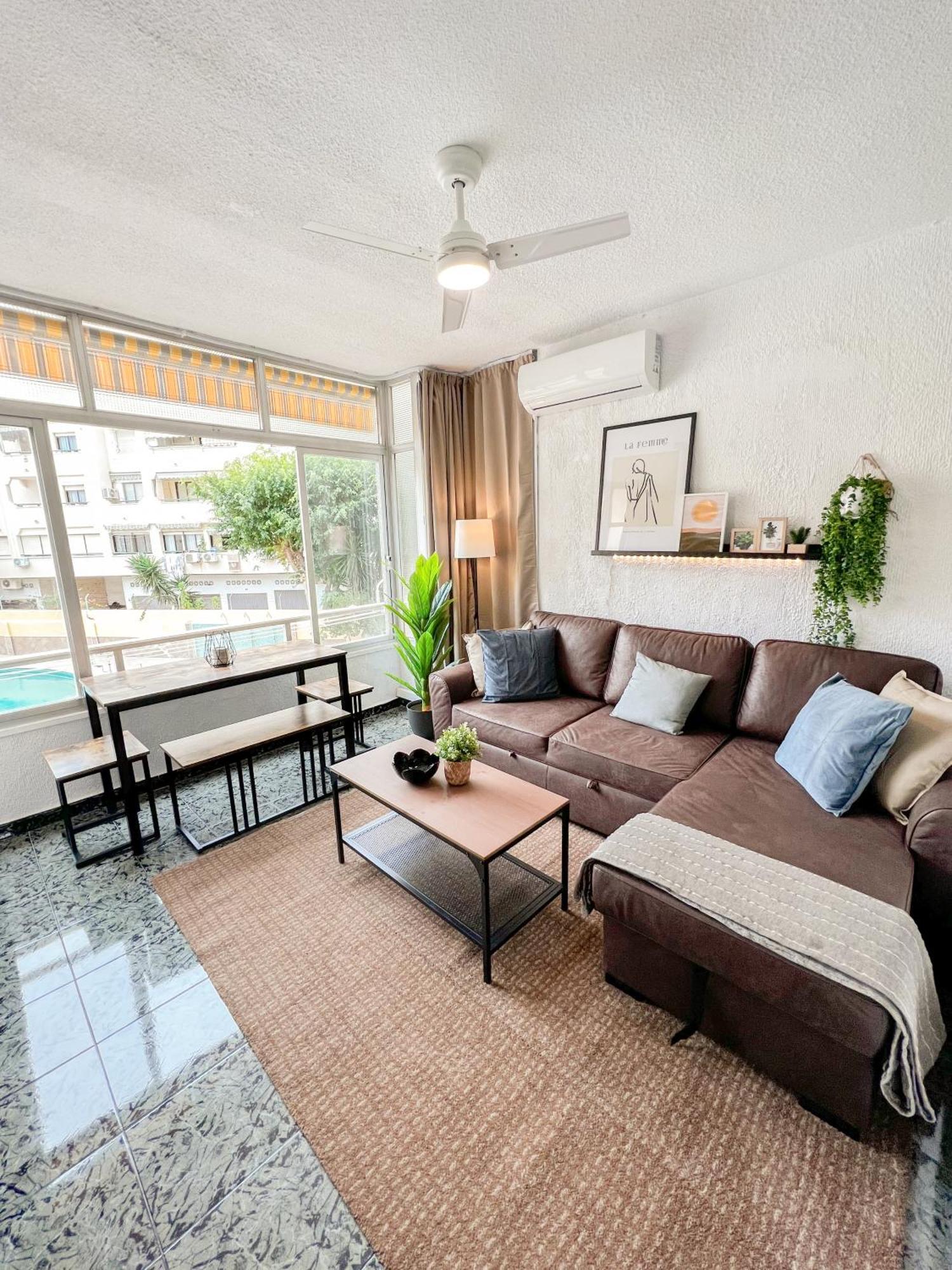 Cozy And Bright Flat With Pool Lejlighed Torremolinos Eksteriør billede
